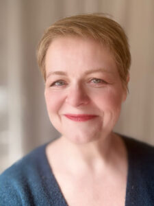 Mari Kokkonen, Ope Mari is a native Finnish language online teacher